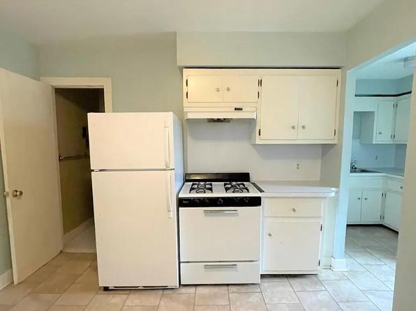 31 Chapin Ave #4