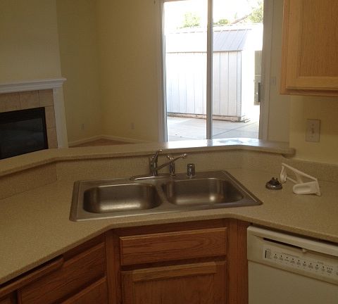 4th image of 528 Tiffany Way