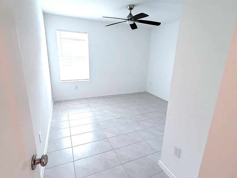 14045 Ilderton St — Photo 22