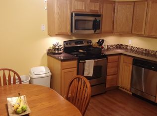 403 River Bend Rd APT 2, Madison, WI 53713