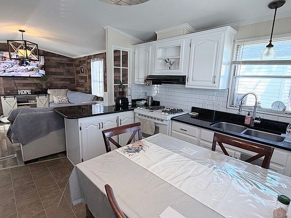 4th image of 232 Central Skokie Rd Lot 232