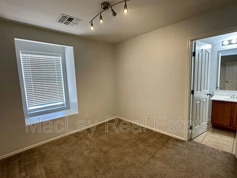 5809 E Hampton Ave — Photo 18