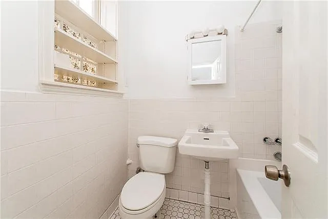 535 Governor Nicholls St — Photo 13