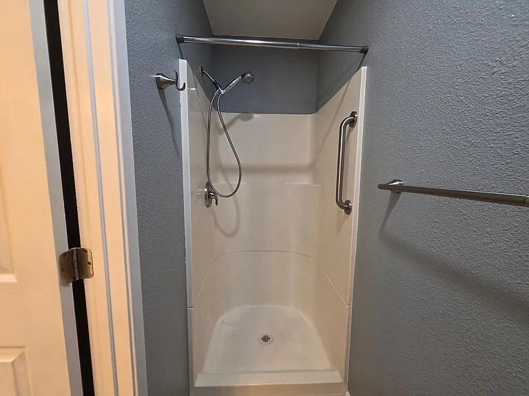 Gareth Ln - Triplex — Photo 21