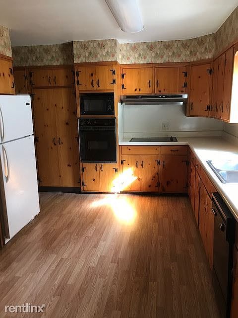 2231 GCA Lower 2- bedroom Apt. B Pic 4
