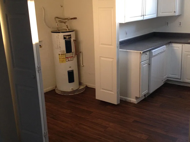 706 W 11th St #1 — Photo 5