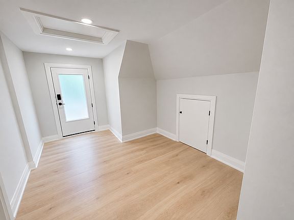 2nd image of 5 Cumberland Ave Unit 3