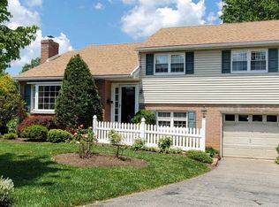 1101 Country Club Dr, Oreland, PA 19075