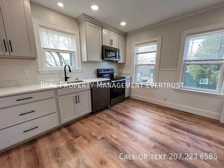 249 Lincoln St #B — Photo 3