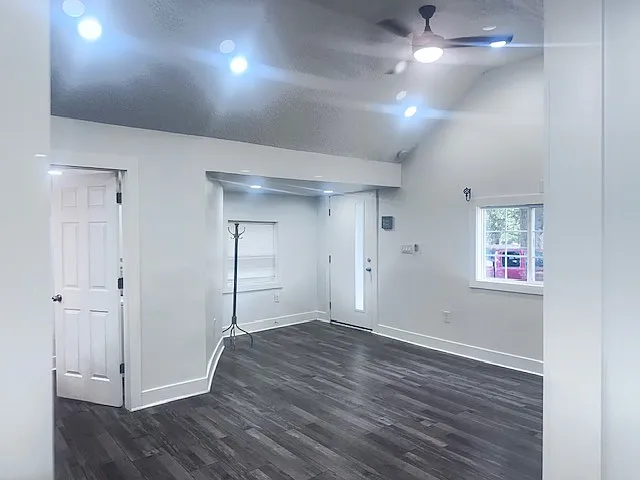 8222 NE Flagor Rd — Photo 5