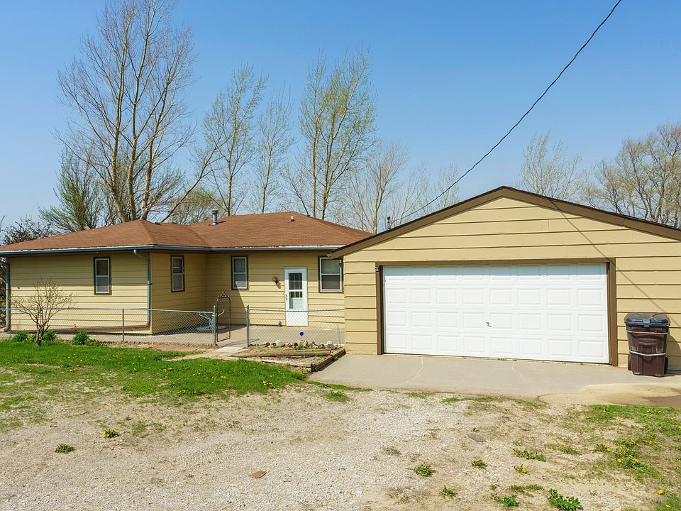 1st image of 19233 360th St