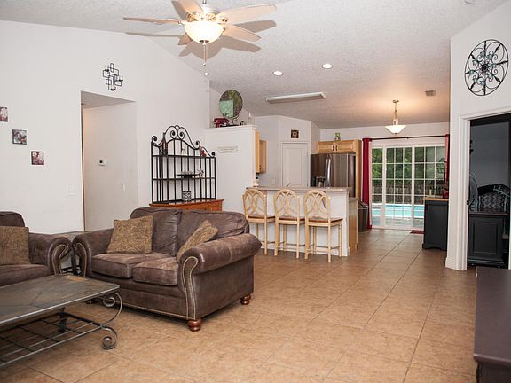 3rd image of 6780 Linwood Dr