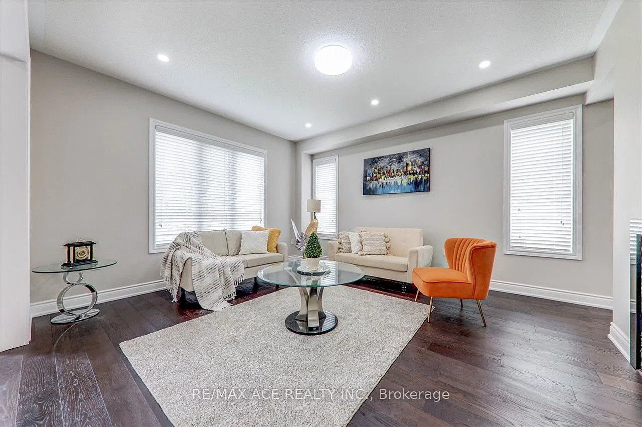 6 bed, $4,200 — Photo 3