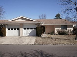 553B Ardmore Rd, Monroe Township, NJ 08831