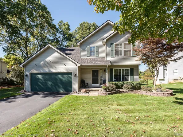 9305 Appleview Ct, Brighton, MI 48116