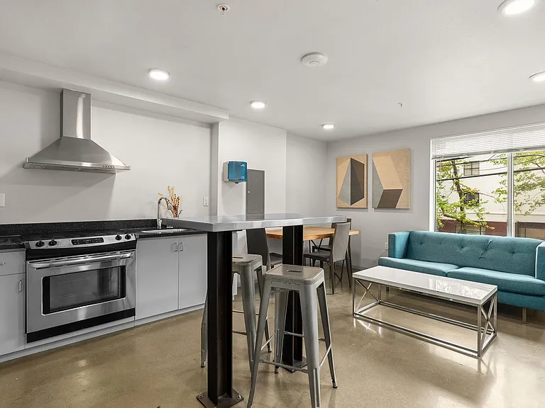 1806-1812 12th Ave Apartments — Photo 6