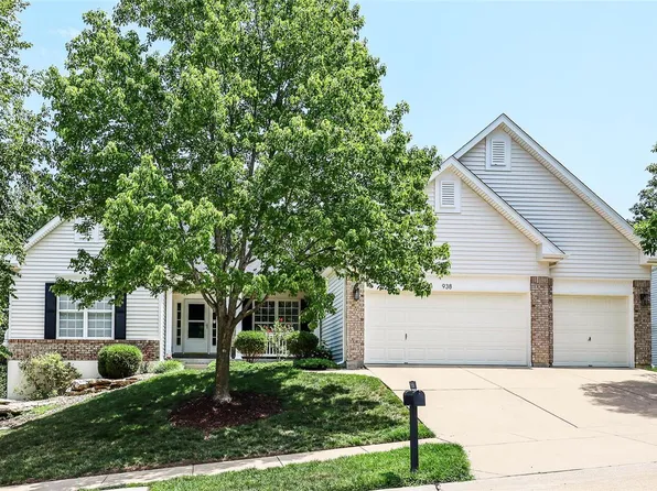 938 Stone Spring Dr, Eureka, MO 63025