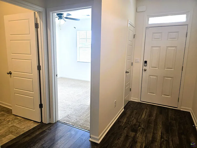 103 Ike Ct — Photo 3