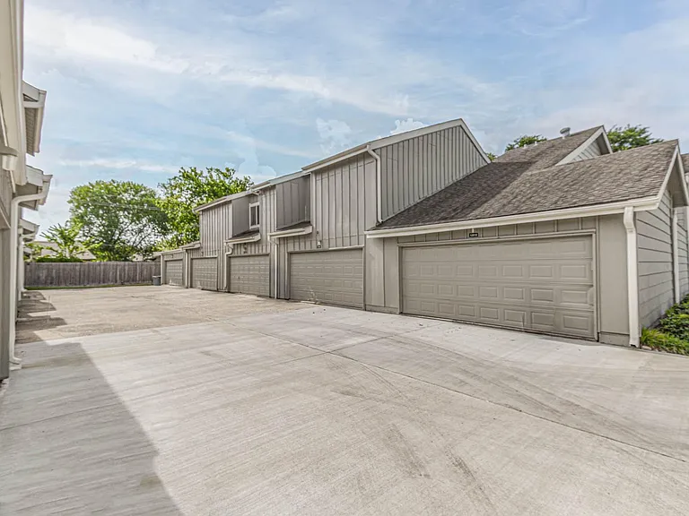 12906 Leader St #2906 — Photo 4