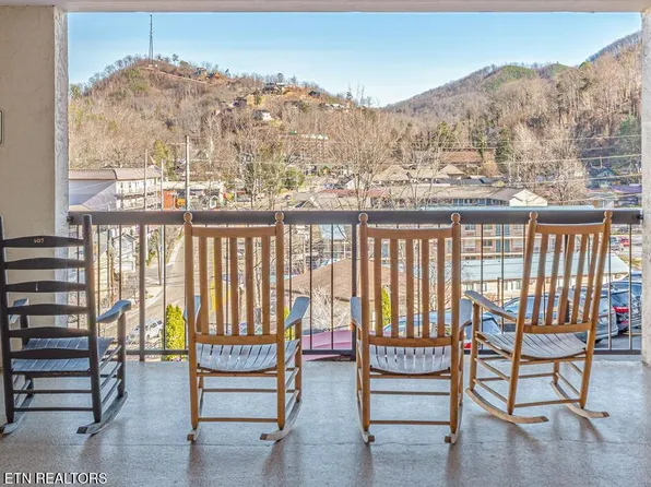 102 Baskins Creek Byp #207, Gatlinburg, TN 37738