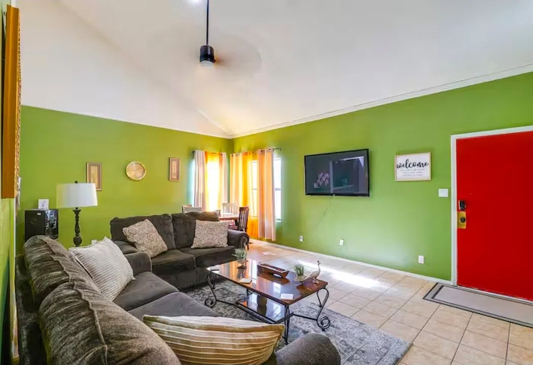 2 bed, 1000 sqft, $1,750 — Photo 2