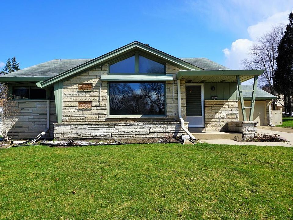 1st image of 10045 W Fiebrantz Ave