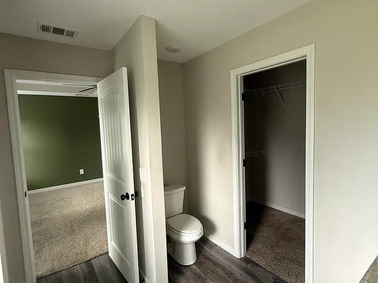 100 Weston Cv — Photo 16