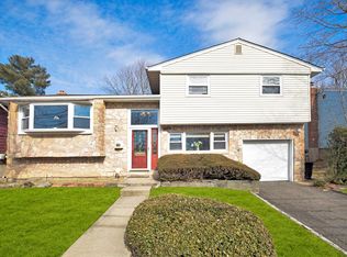 1121 Cramer Ct, Baldwin, NY 11510