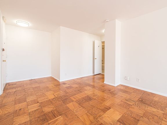 5th image of 1545 18th St NW Unit 812