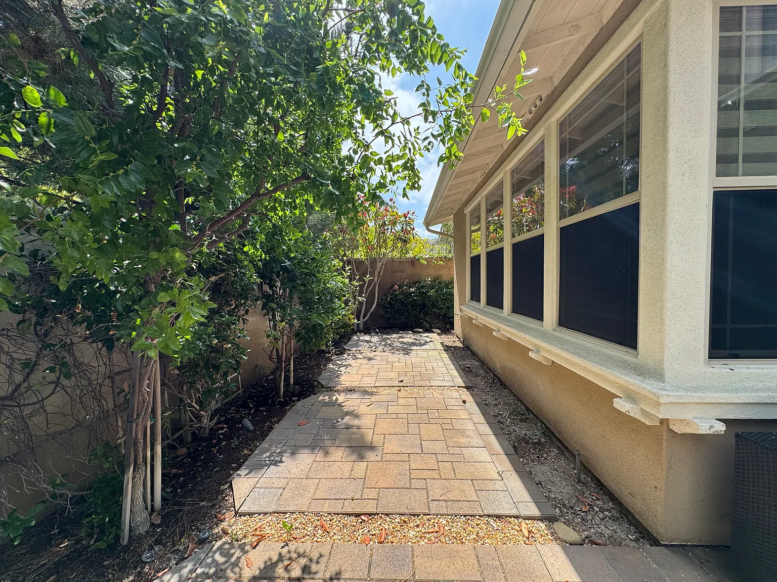 4 bed, 2628 sqft, $7,000 — Photo 3
