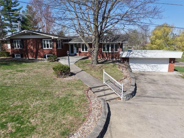 4921 Prospect Ave, Hannibal, MO 63401