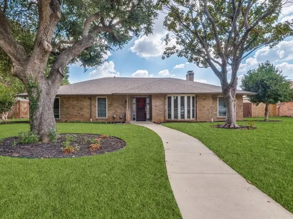 1028 Rosewood Dr, Desoto, TX 75115
