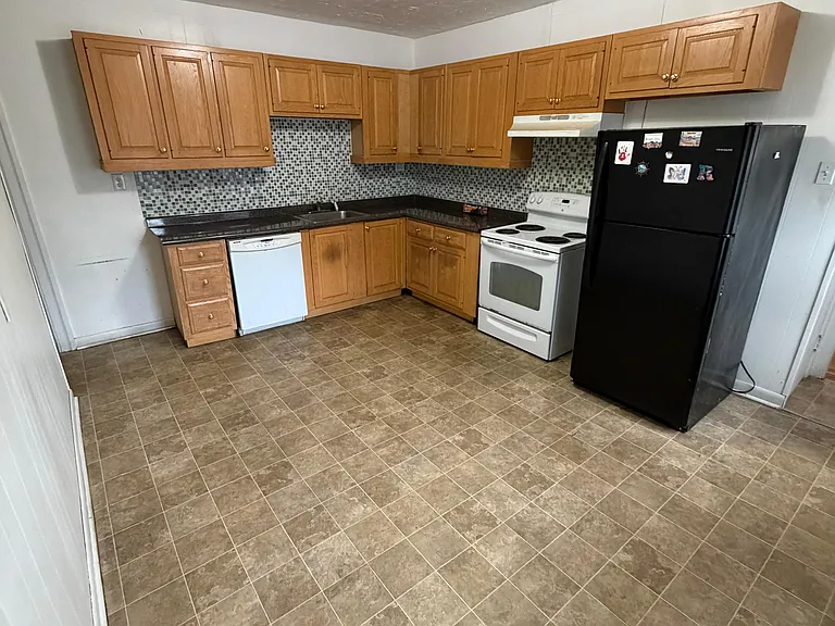 46 Park Ave #2 — Photo 2