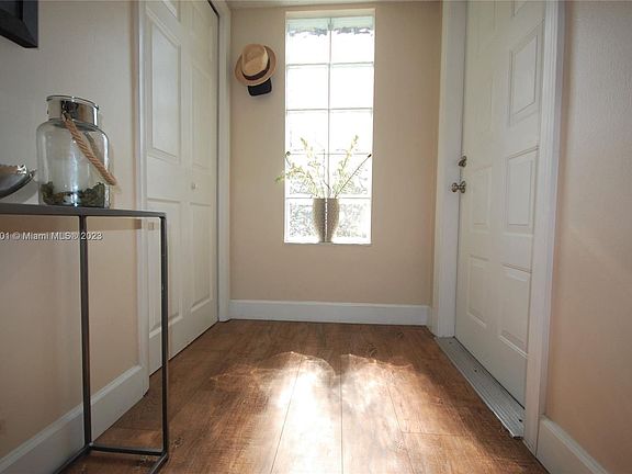 3rd image of 436 Lakeview Dr APT 201