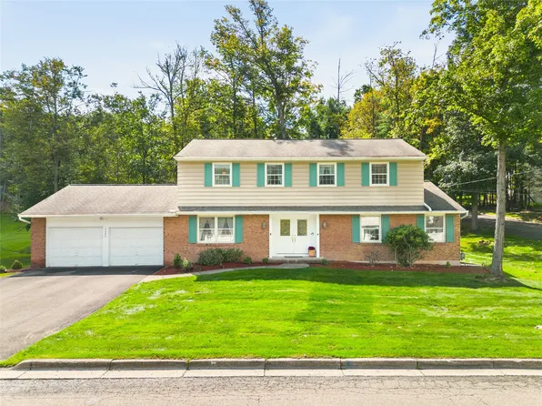 2640 Purdue Dr, Vestal, NY 13850