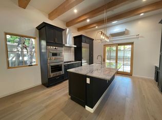 139 Camino Escondido, Santa Fe, NM 87501