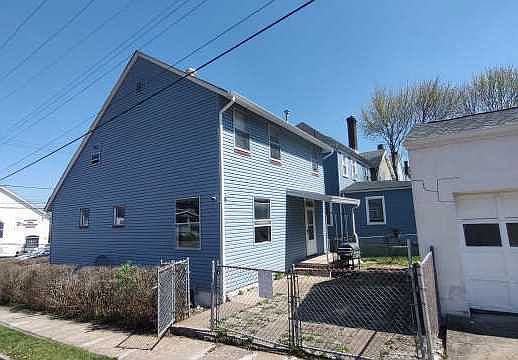 2nd image of 1233 Main St