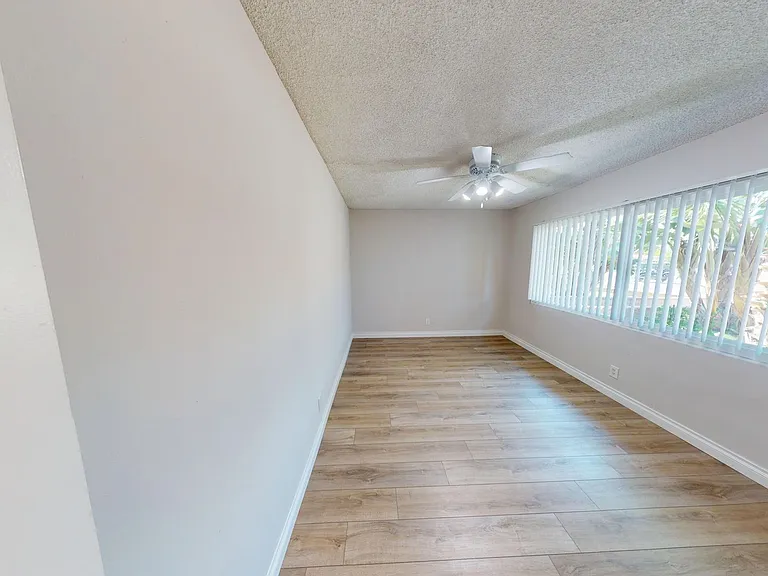 FUL - Fulton Ave Apartments — Photo 10