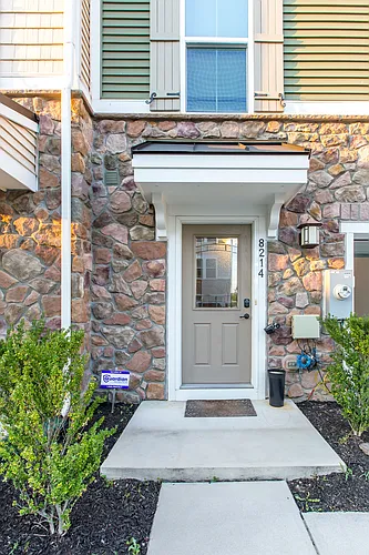 8214 Seaworthy Way Photo 1