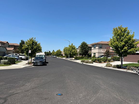 4th image of 454 Sonnet Ct