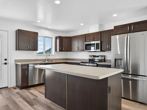 140 Peaks View Loop, Kalispell, MT 59901