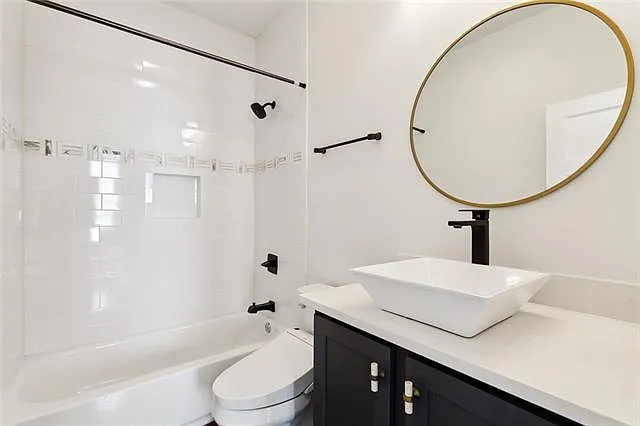 1754 Jackson Ave — Photo 9
