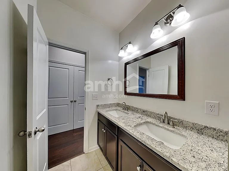 553 Friar Park Ln — Photo 14