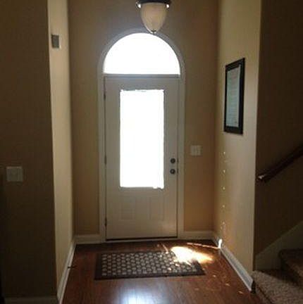 3rd image of 923 Cherry Blossom Ln