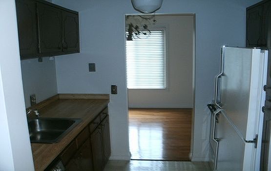 2nd image of 633 E Fox Hills Dr
