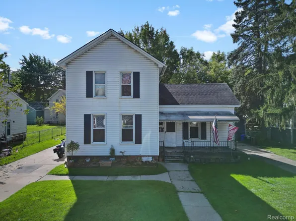 35 Hubbard St, Mount Clemens, MI 48043