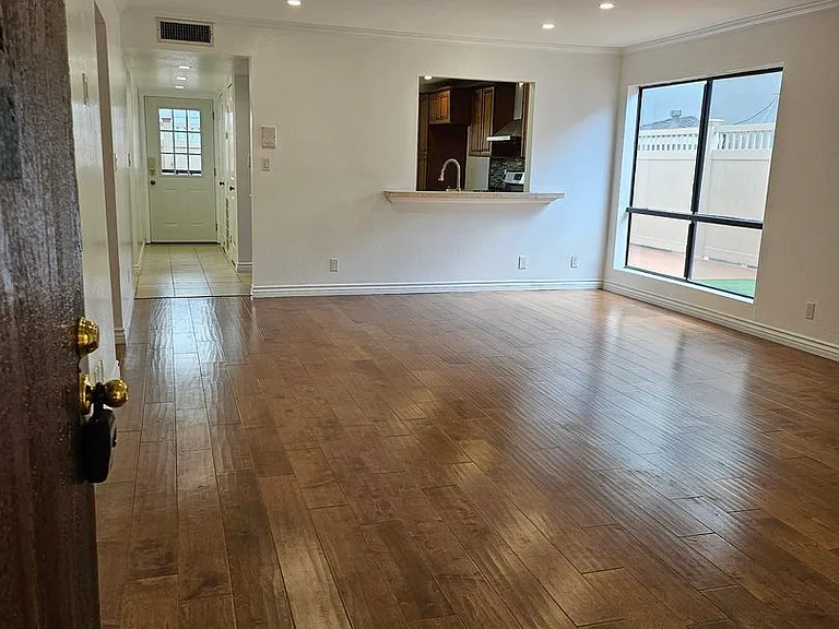 453 Ivy St — Photo 41