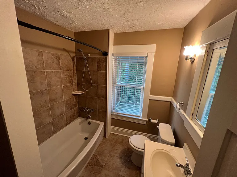2831 Westminster Ct — Photo 10