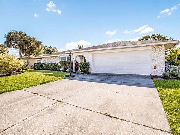 4th image of 4661 Alexander Pope Ln