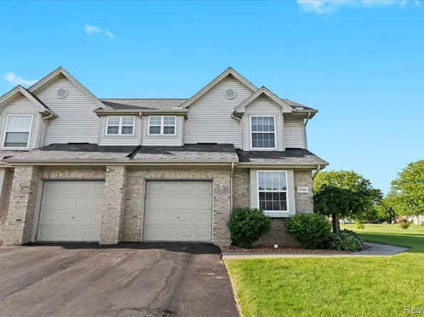 8084 Prestonwood Ct, Flushing, MI 48433
